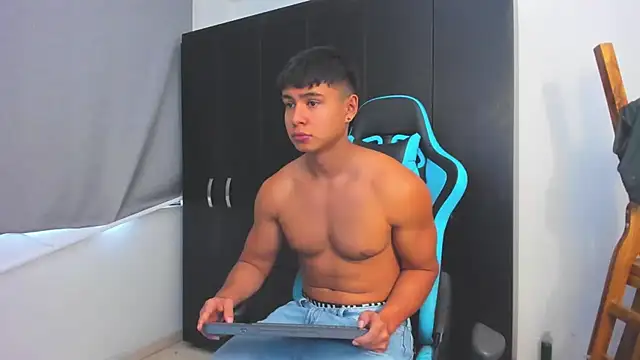 Snapshot of Bray_Kevin chatting on December 18, 2025, 7:42 pm Bray Kevin online show from December 18, 2025, 7:42 pm