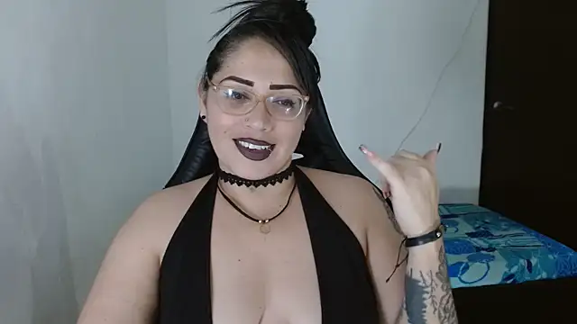 natashasmithe online show from February 17, 2026, 1:57 am