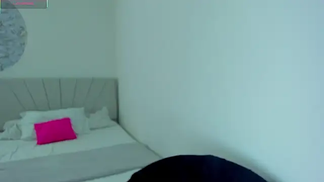 IsabelaVanegas  online show from October 27, 2025, 5:17 pm