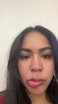 IsabelaVanegas  online show from December 1, 2025, 5:07 pm