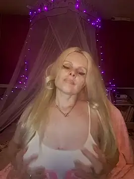 Angeldevilus online show from July 17, 2026, 11:53 pm