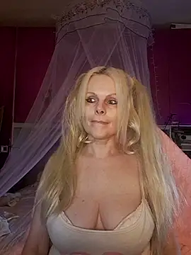 Angeldevilus online show from July 22, 2026, 5:05 pm