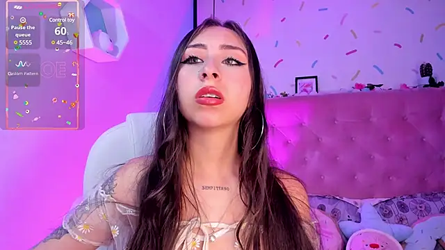 Snapshot of _cloe_martinez chatting on December 1, 2024, 9:37 pm cloe martinez online show from December 1, 2024, 9:37 pm