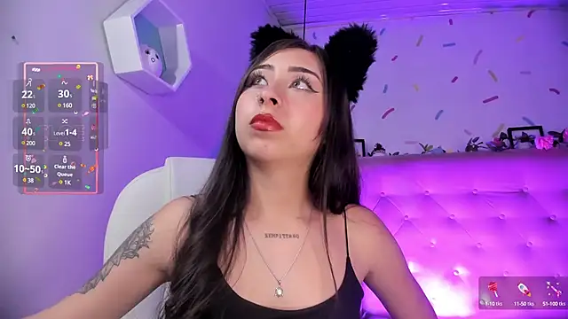 Snapshot of _cloe_martinez chatting on February 20, 2025, 11:43 pm cloe martinez online show from February 20, 2025, 11:43 pm