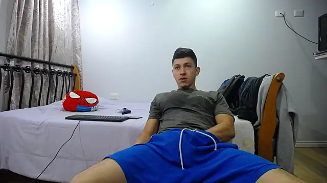 Snapshot of Iam_yourbabyprincess_XD chatting on February 14, 2025, 9:45 am Iam yourbabyprincess XD online show from February 14, 2025, 9:45 am