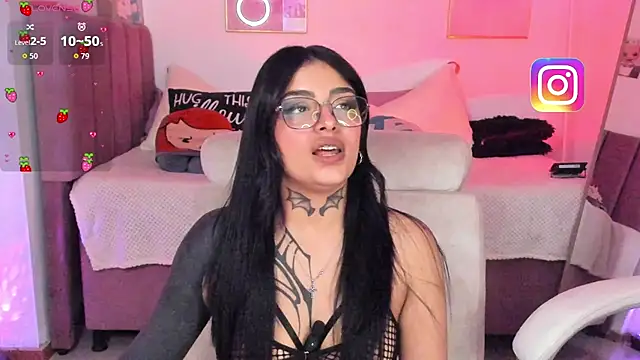 Hinataw33d01 online show from November 12, 2025, 1:28 am