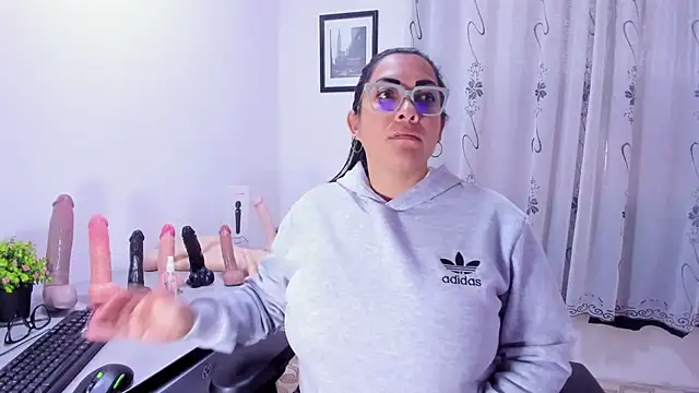 MelissaaCortes online show from February 17, 2026, 1:07 pm