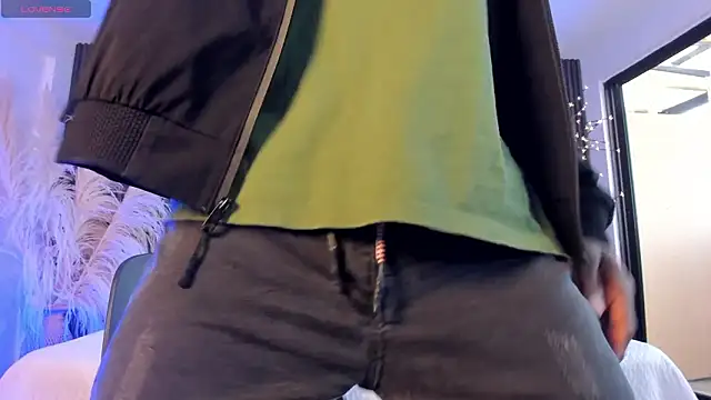 JacksonMuller  online show from February 4, 2026, 1:17 pm