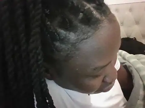 Snapshot of just_nala chatting on May 3, 2026, 9:59 am just nala online show from May 3, 2026, 9:59 am