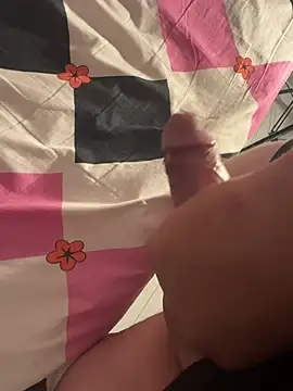 carlosss123987 online show from April 6, 2026, 1:25 am