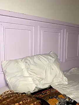 hot daily online show from December 4, 2025, 9:34 pm