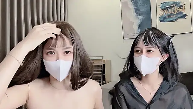 Mono-Stewardesss online show from October 11, 2025, 7:40 am