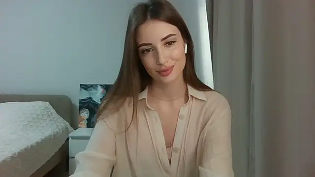 Jule Helen online show from December 7, 2024, 7:27 am