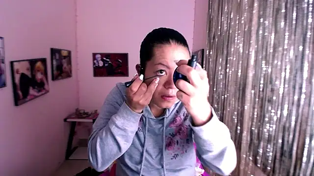 Cristal w online show from February 4, 2025, 12:55 pm