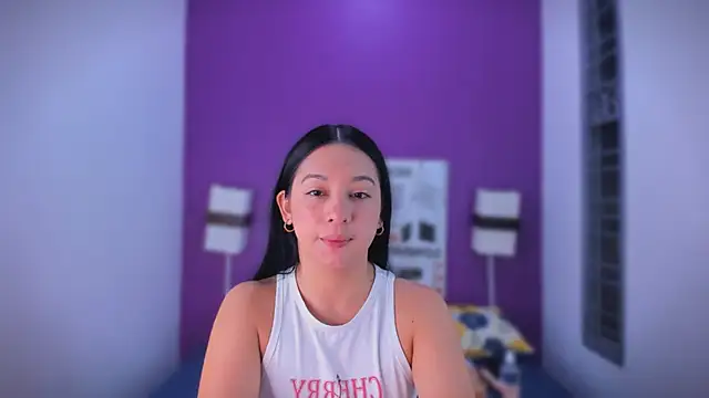 Lila Pinky online show from November 10, 2025, 12:48 pm