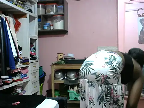 Snapshot of slender-qwene chatting on March 3, 2026, 2:45 pm slender-qwene online show from March 3, 2026, 2:45 pm