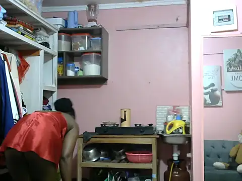 Snapshot of slender-qwene chatting on March 4, 2026, 8:31 am slender-qwene online show from March 4, 2026, 8:31 am