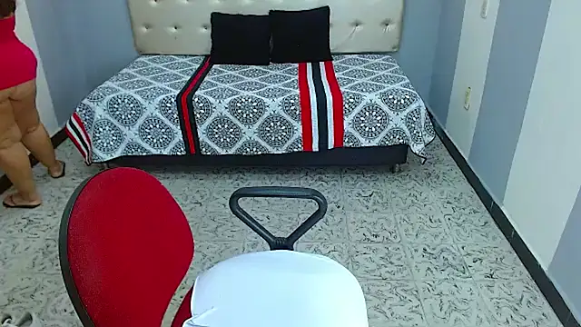 Snapshot of Hazel_donna chatting on February 7, 2025, 9:37 am Hazel donna online show from February 7, 2025, 9:37 am