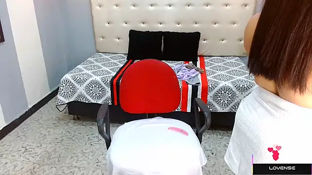 Snapshot of Hazel_donna chatting on February 25, 2025, 5:08 am Hazel donna online show from February 25, 2025, 5:08 am