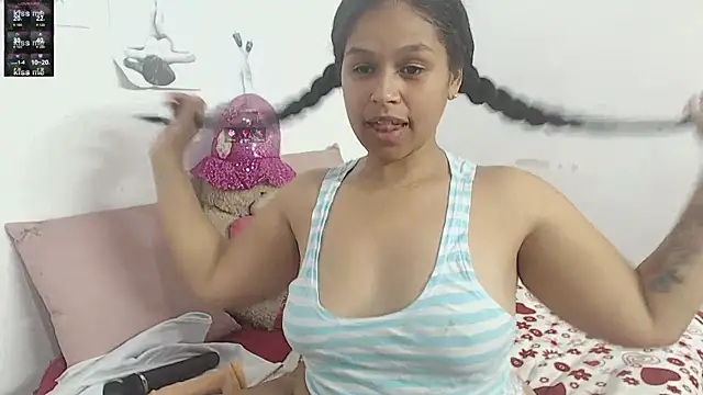 Snapshot of Hazel_donna chatting on October 22, 2025, 6:02 am Hazel donna online show from October 22, 2025, 6:02 am