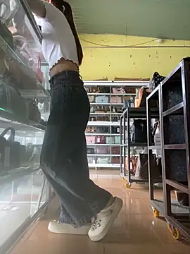 Rosa 998 online show from April 19, 2026, 12:33 am