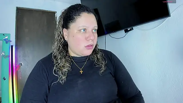 mariana maze online show from December 3, 2024, 3:41 am