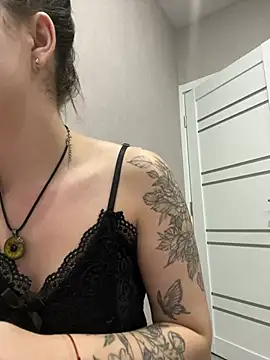 Snapshot of ellie_ssexy chatting on December 30, 2024, 5:15 am ellie ssexy online show from December 30, 2024, 5:15 am