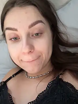 Snapshot of ellie_ssexy chatting on September 23, 2025, 4:15 am ellie ssexy online show from September 23, 2025, 4:15 am