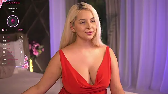 Snapshot of VictoriaMorrone chatting on March 8, 2025, 10:43 am VictoriaMorrone online show from March 8, 2025, 10:43 am