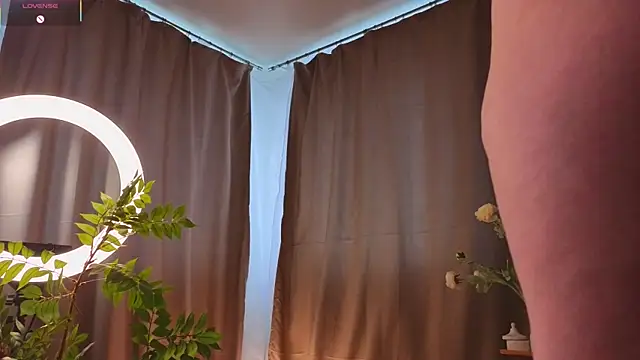 SoniaScott online show from April 15, 2026, 2:51 am