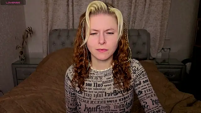 rocky foxy online show from March 26, 2026, 8:36 pm