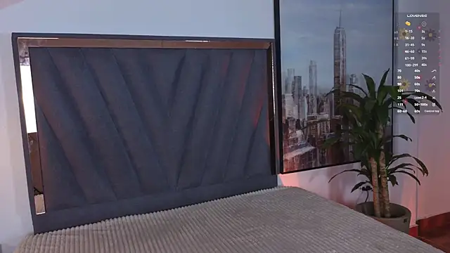 missatenea online show from September 17, 2025, 2:08 pm