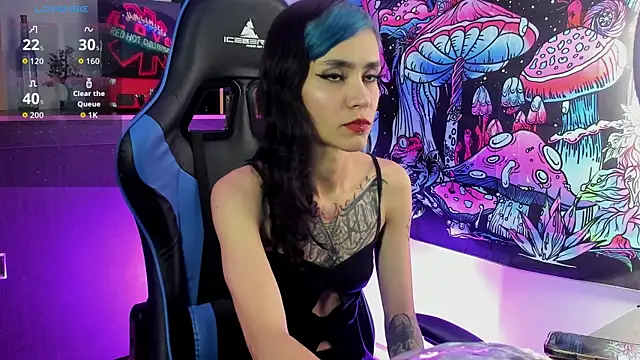 Snapshot of SophieRios chatting on April 7, 2026, 8:42 pm SophieRios online show from April 7, 2026, 8:42 pm