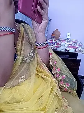 Snapshot of reemacouple007 chatting on May 14, 2026, 6:26 pm reemacouple007 online show from May 14, 2026, 6:26 pm