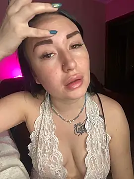 Snapshot of Roxana_Bell chatting on January 28, 2025, 11:38 am Roxana Bell online show from January 28, 2025, 11:38 am