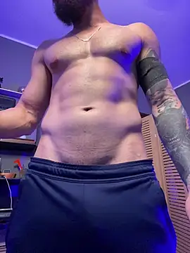 MachineDien online show from April 22, 2026, 9:05 pm