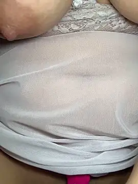 Snapshot of Linda-Mora chatting on September 11, 2025, 10:26 am Linda-Mora online show from September 11, 2025, 10:26 am