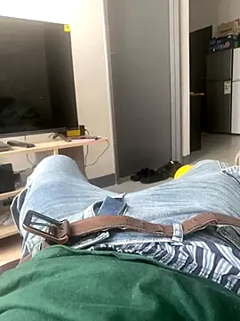 Snapshot of liluxxx32 chatting on December 1, 2025, 11:48 am liluxxx32 online show from December 1, 2025, 11:48 am