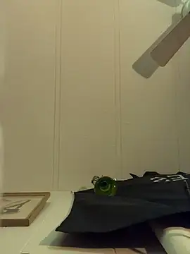 BobbyQ29 online show from December 2, 2025, 4:18 am