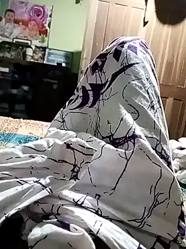 Snapshot of DulajThushara2468 chatting on December 21, 2025, 2:35 pm DulajThushara2468 online show from December 21, 2025, 2:35 pm