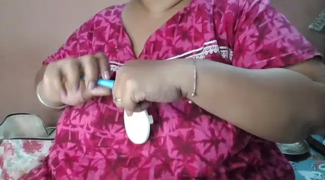 Snapshot of Ravina_patil1 chatting on January 13, 2025, 3:47 pm Ravina patil1 online show from January 13, 2025, 3:47 pm