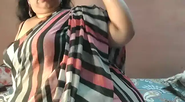 Snapshot of Ravina_patil1 chatting on January 15, 2025, 7:01 pm Ravina patil1 online show from January 15, 2025, 7:01 pm