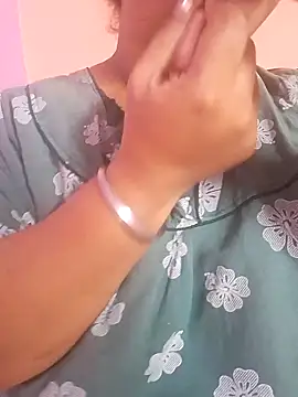 Snapshot of Ravina_patil1 chatting on February 7, 2025, 7:50 am Ravina patil1 online show from February 7, 2025, 7:50 am