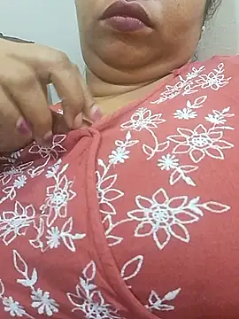 Snapshot of Ravina_patil1 chatting on November 9, 2025, 7:45 pm Ravina patil1 online show from November 9, 2025, 7:45 pm