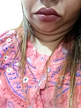 Snapshot of Ravina_patil1 chatting on November 15, 2025, 7:10 pm Ravina patil1 online show from November 15, 2025, 7:10 pm