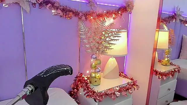 SophyRuiz  online show from December 15, 2025, 11:58 am