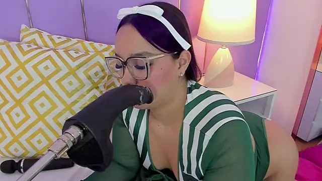 SophyRuiz  online show from February 27, 2026, 11:43 am