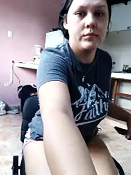 Snapshot of Ariakris chatting on May 18, 2026, 4:02 pm Ariakris online show from May 18, 2026, 4:02 pm