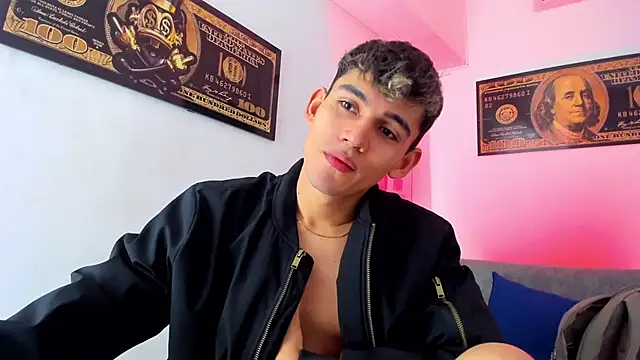 Snapshot of EstebanPerez_ chatting on December 28, 2024, 12:13 pm EstebanPerez online show from December 28, 2024, 12:13 pm