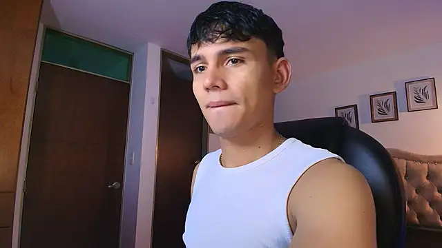 Snapshot of EstebanPerez_ chatting on October 22, 2025, 10:48 am EstebanPerez online show from October 22, 2025, 10:48 am